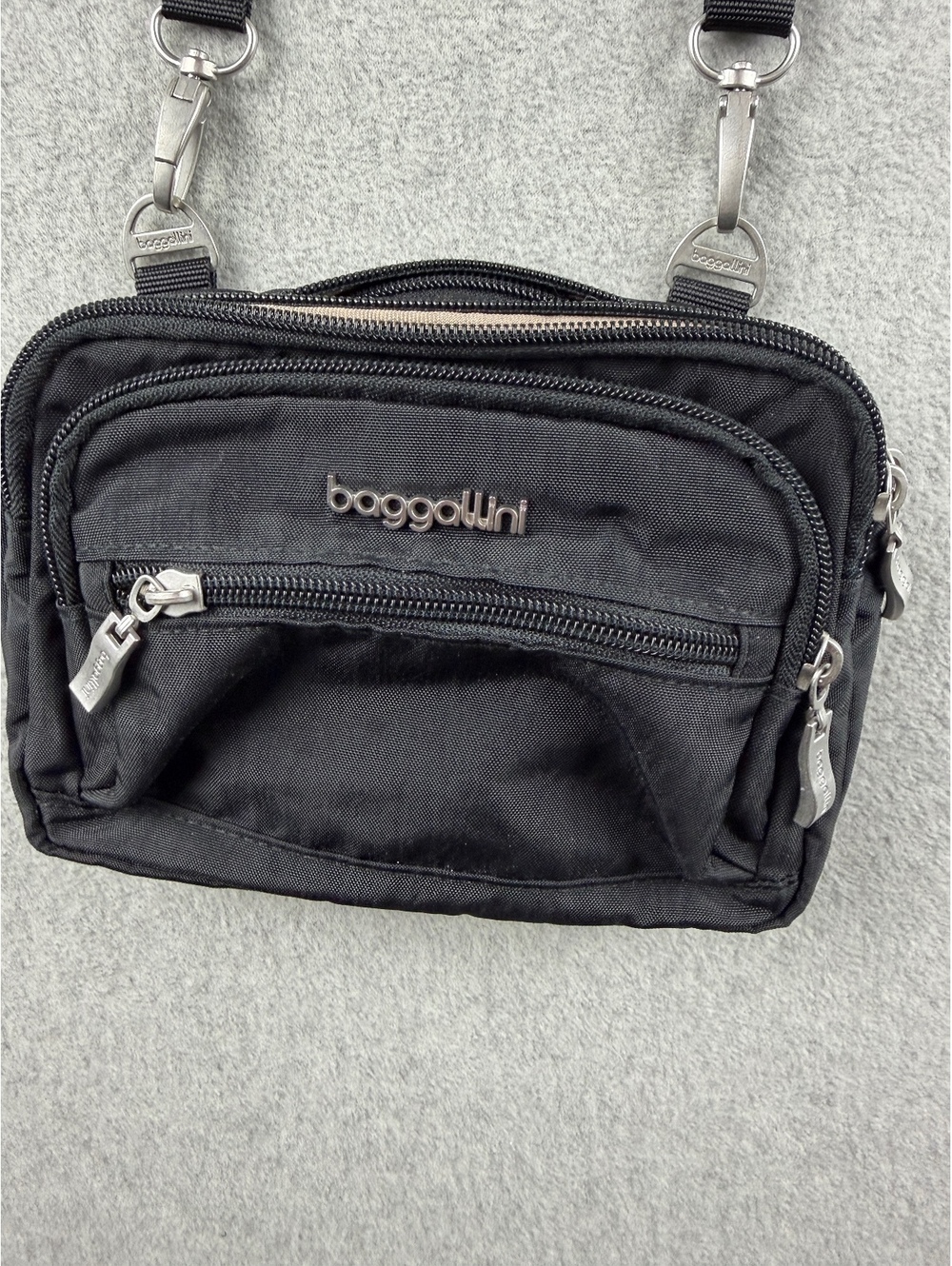 Baggallini Black Crossbody Organizer Bag Multi Pocket Travel Purse